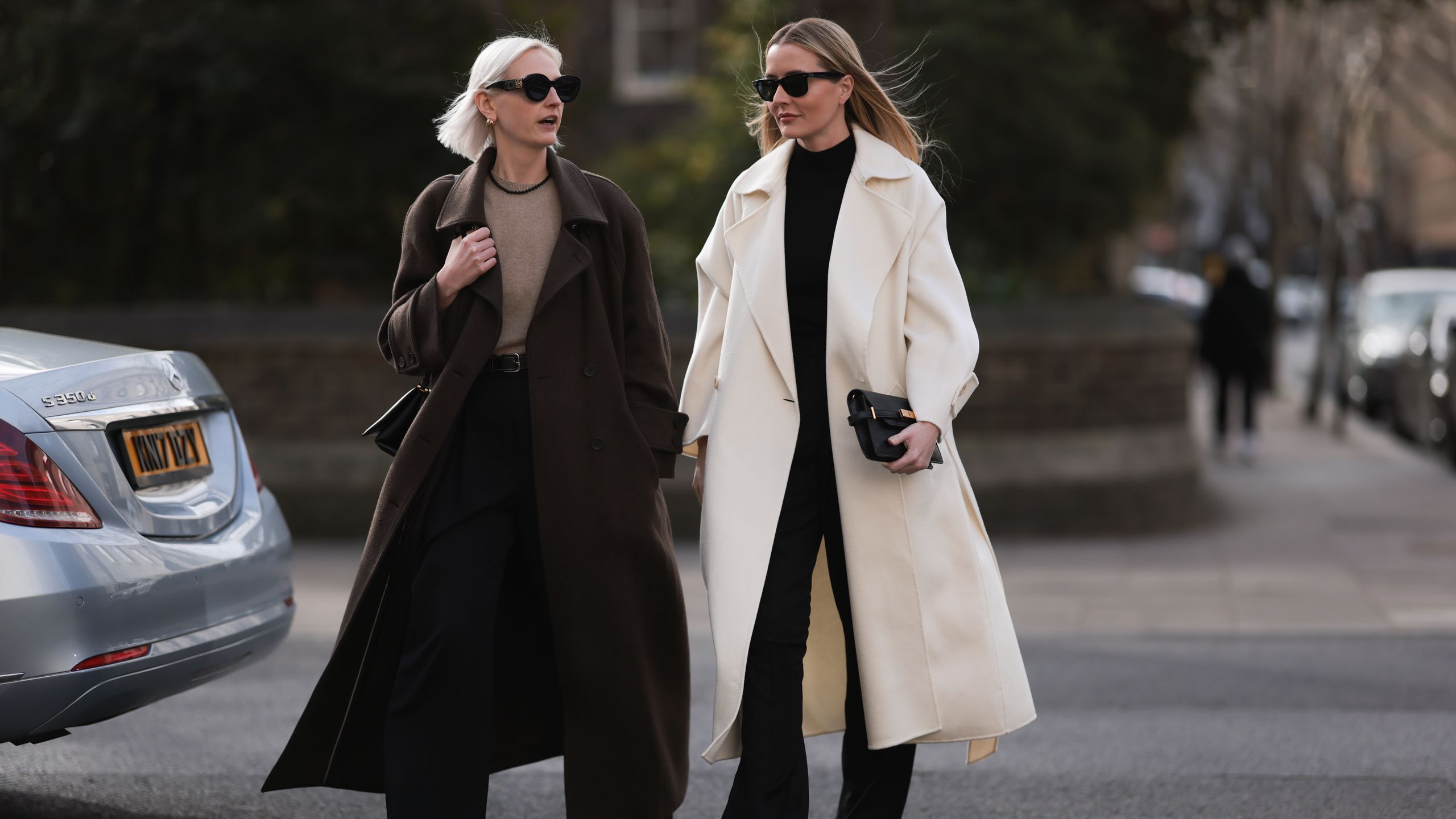 Aanbiedingen Marikoo Winkel -Aanbiedingen Marikoo Winkel 121223 Vergesst schwarze Winterma88ntel Aufmacher GettyImages 1468122720